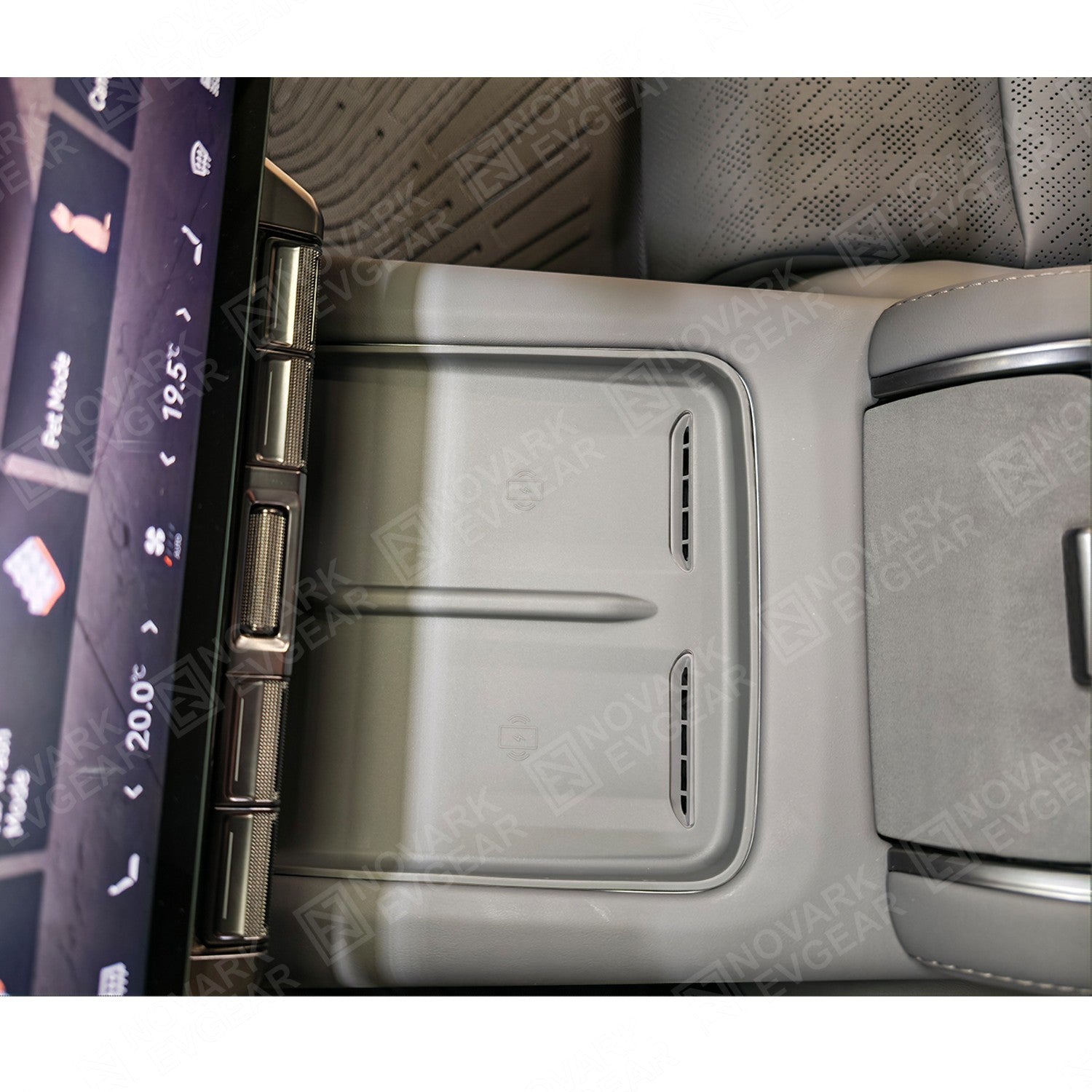 Zeekr 7X 25+ Wireless Charging Silicone Pad Organiser Armrest Console Accessorie